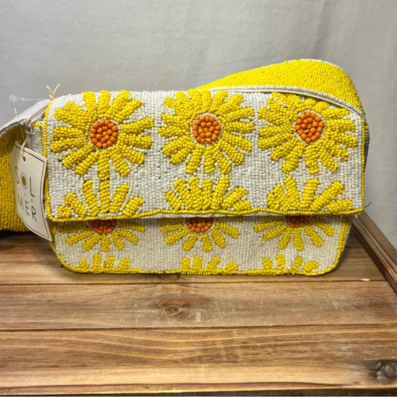 Viral Beaded Yellow Flower Bag!! - Picture 1 of 6